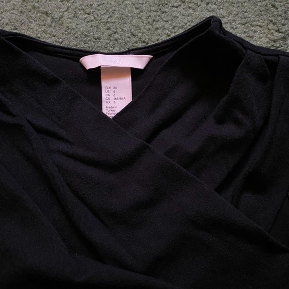 New H&M Black Stretchy Crossover Tank Top Size 6 Fits XS Small - Picture 2 of 3